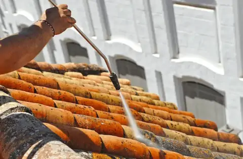 Nettoyage de toitures - Bourneville-Sainte-Croix